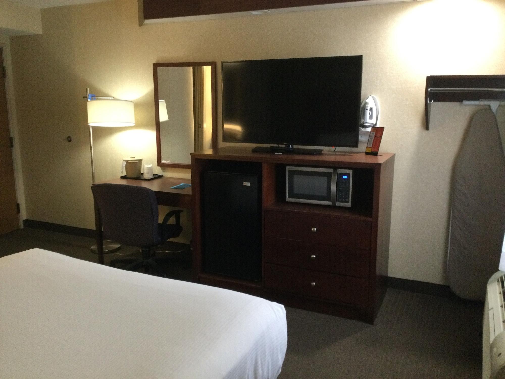Hotel Baymont By Wyndham Flat Rock Esterno foto