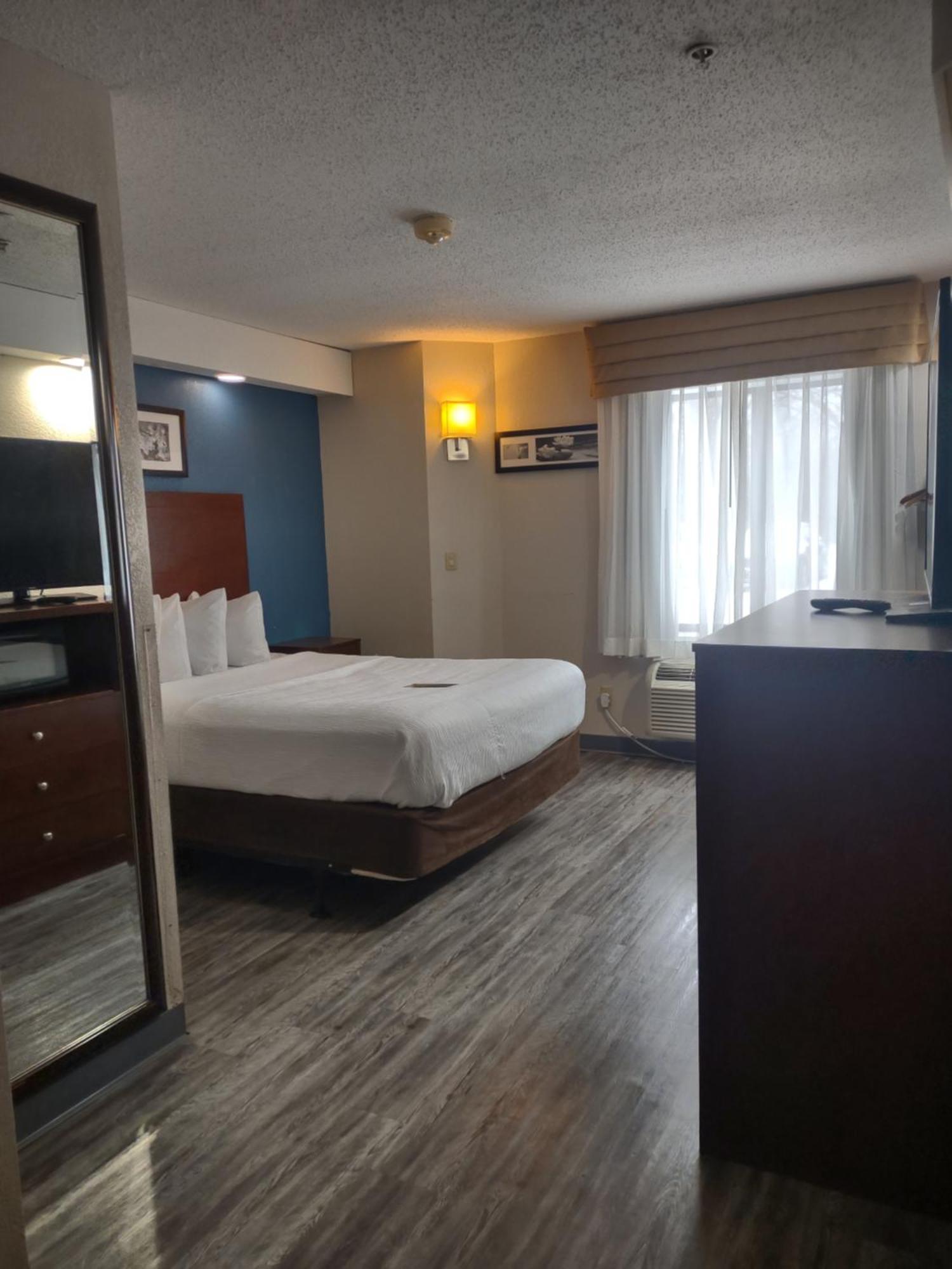 Hotel Baymont By Wyndham Flat Rock Esterno foto