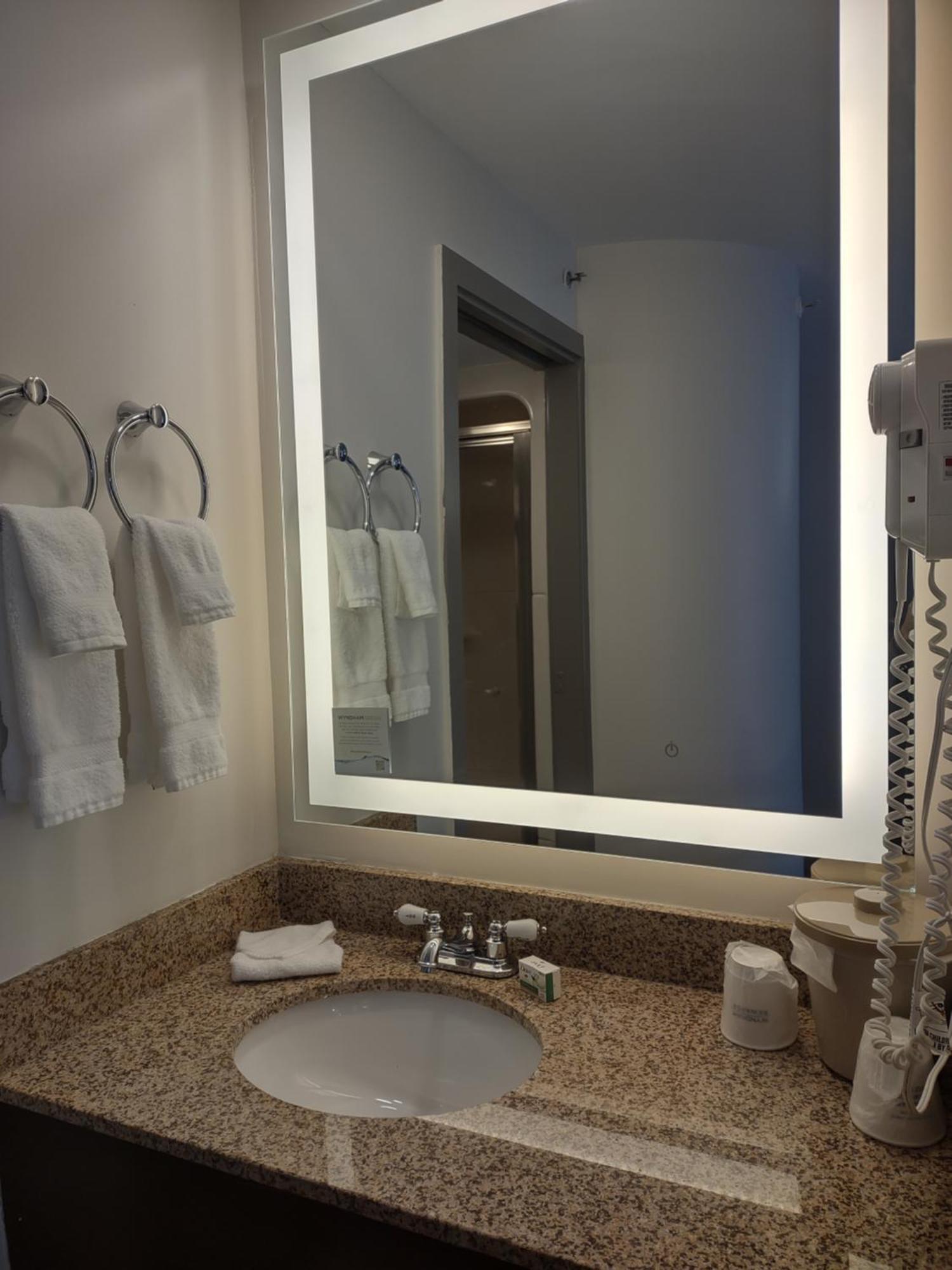 Hotel Baymont By Wyndham Flat Rock Esterno foto