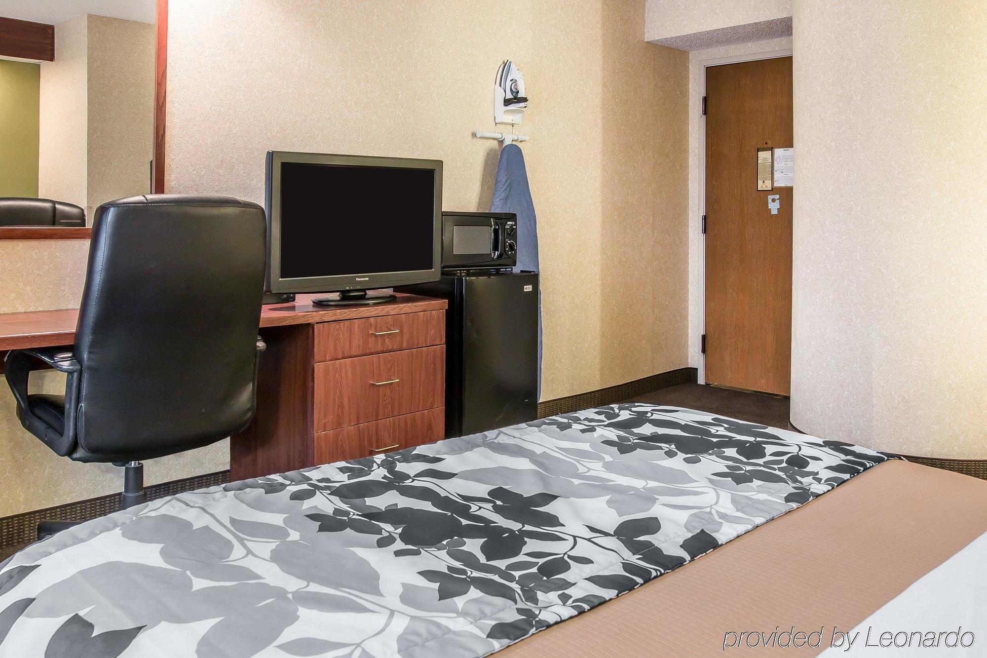 Hotel Baymont By Wyndham Flat Rock Esterno foto