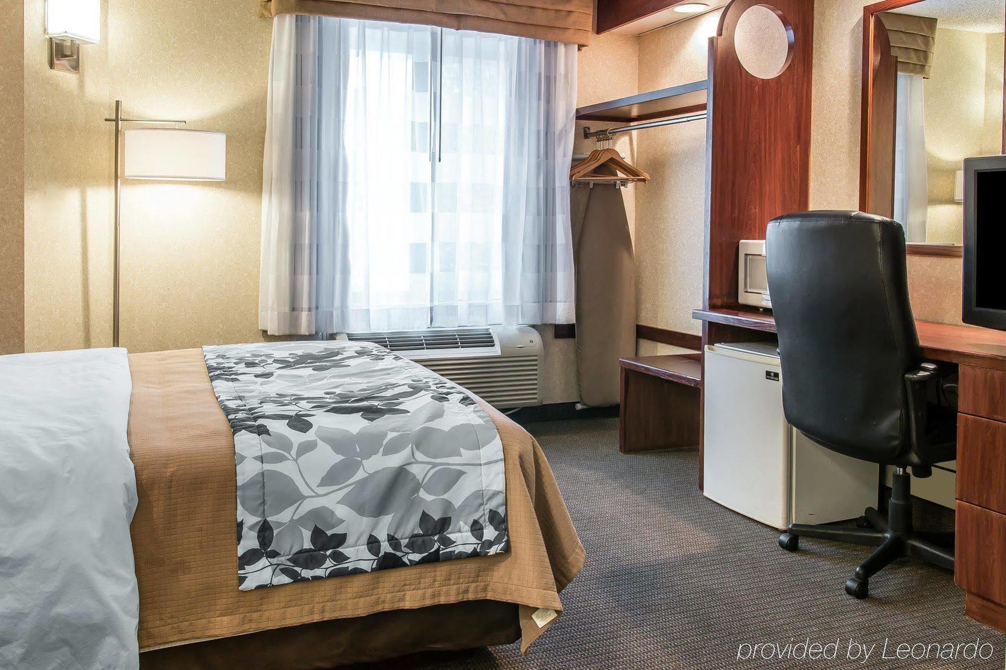 Hotel Baymont By Wyndham Flat Rock Esterno foto