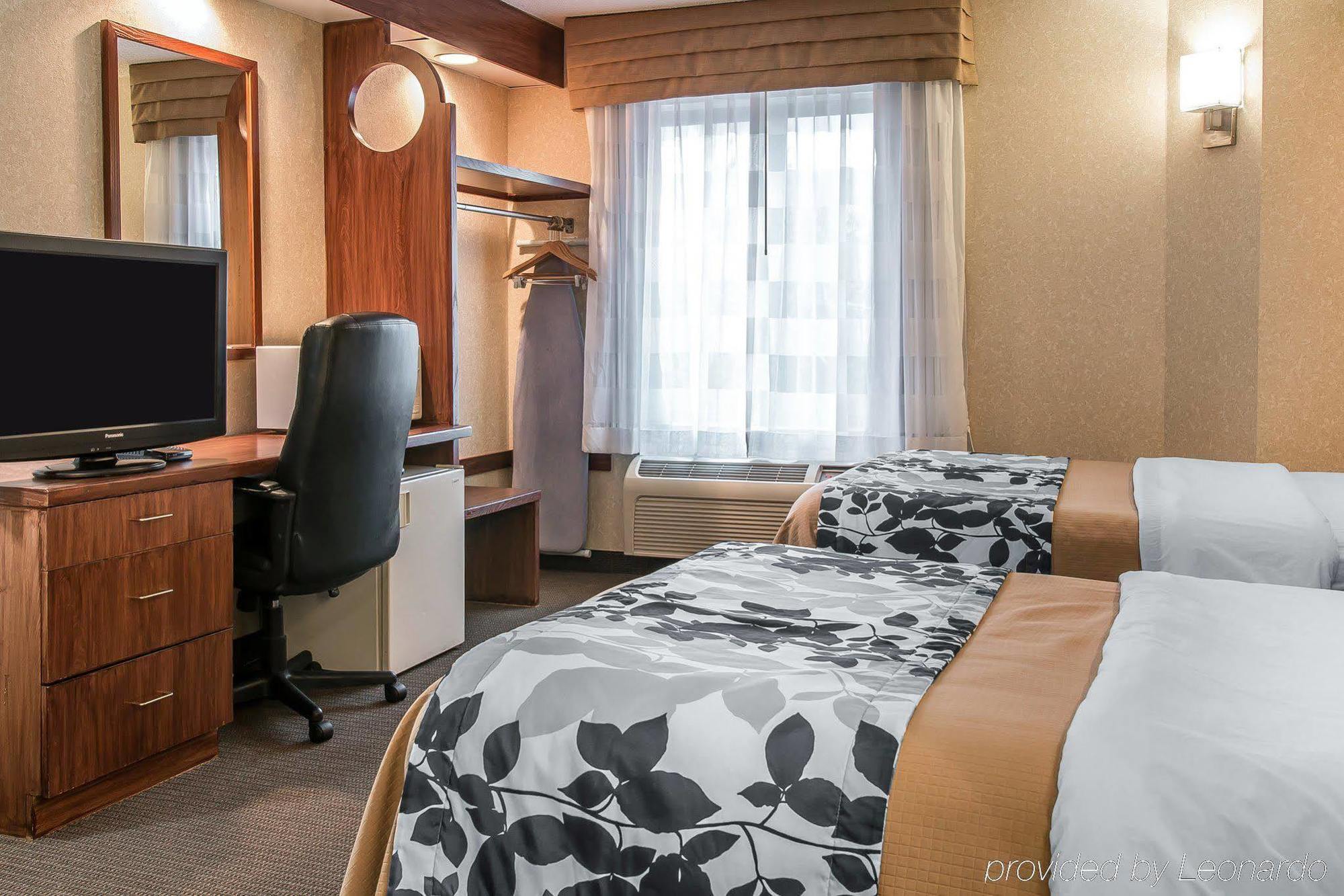 Hotel Baymont By Wyndham Flat Rock Esterno foto